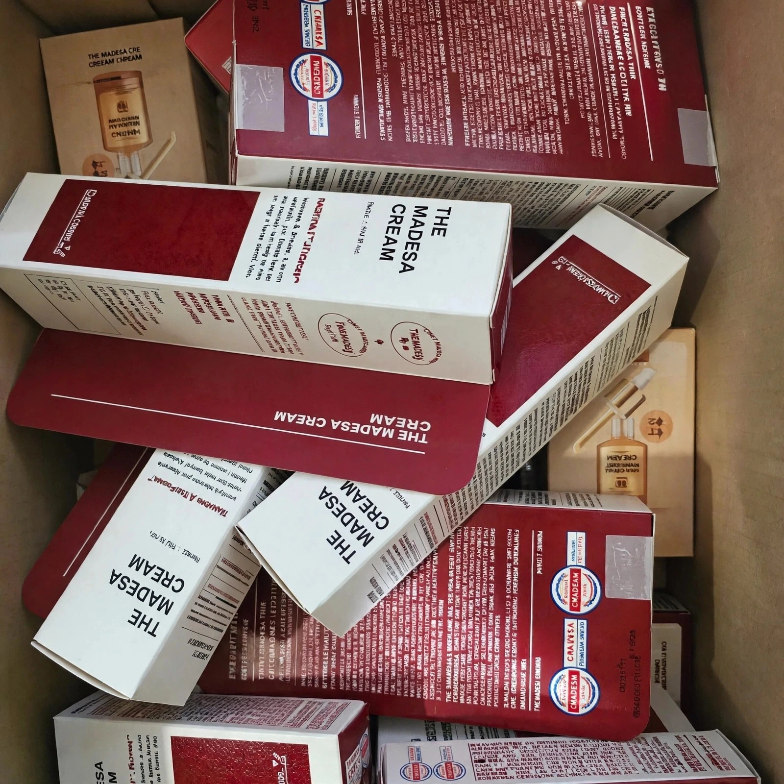 동국제약 센텔리안24 더 마데카크림 50ml 6개+15ml 4개 /병풀크림 시카 테카(TECA) 주름개선 수분 보습 기미완화 안티에이징 탄력 잡티 개선에 도움/시즌6 실제 상품 이미지